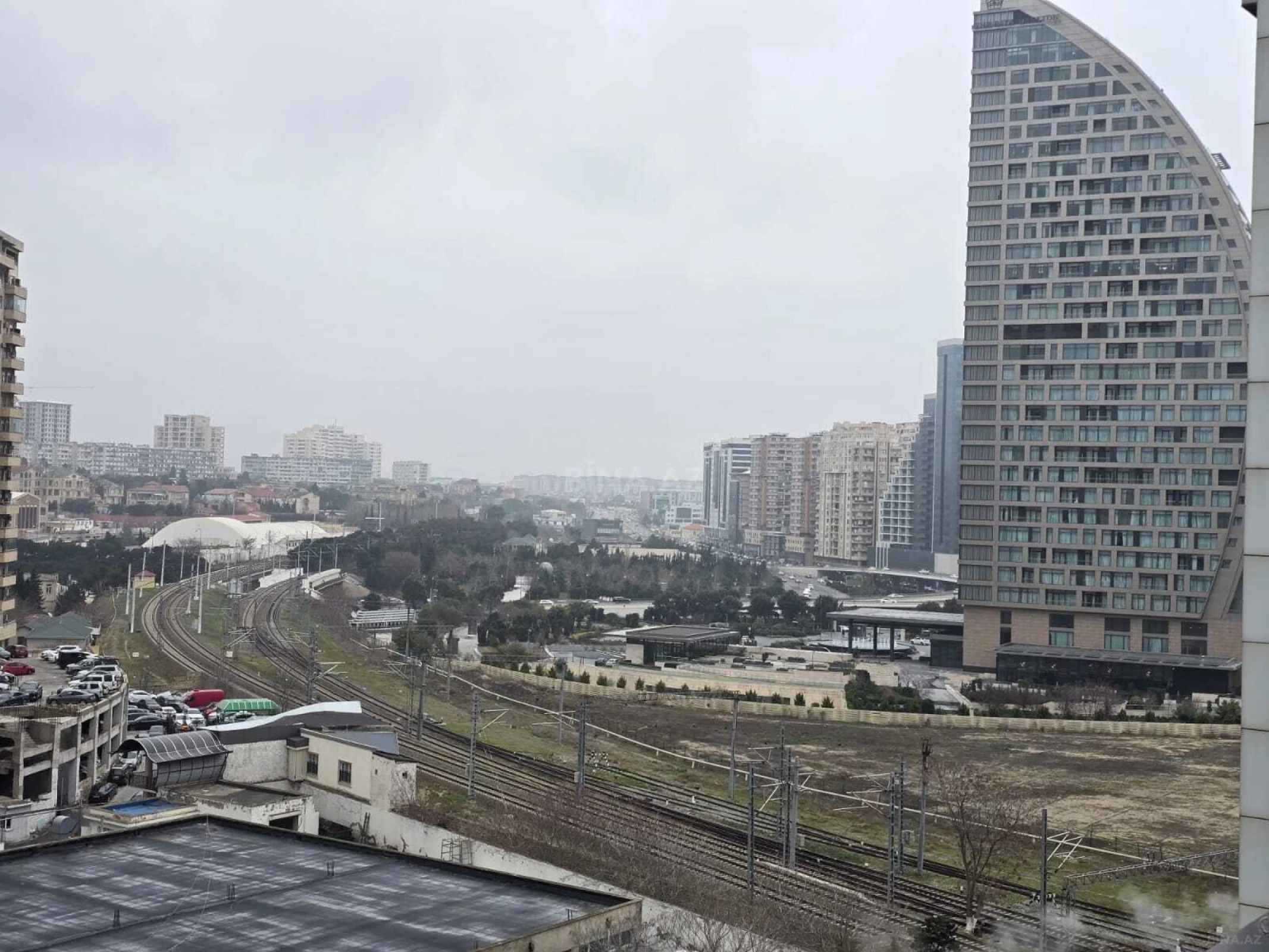 Kirayə verilir 4 otaqlı ofis 233 m²