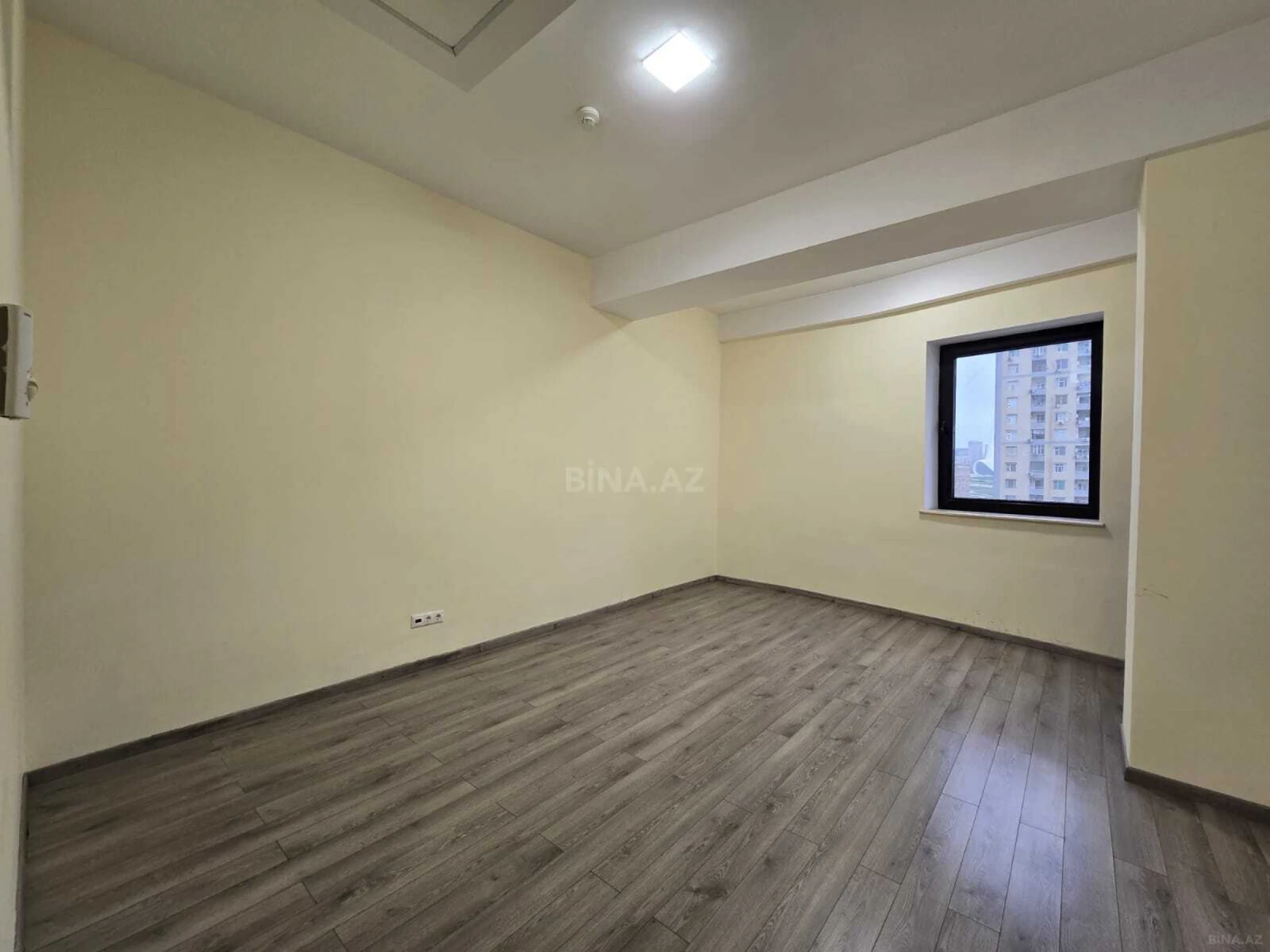 Kirayə verilir 4 otaqlı ofis 233 m²