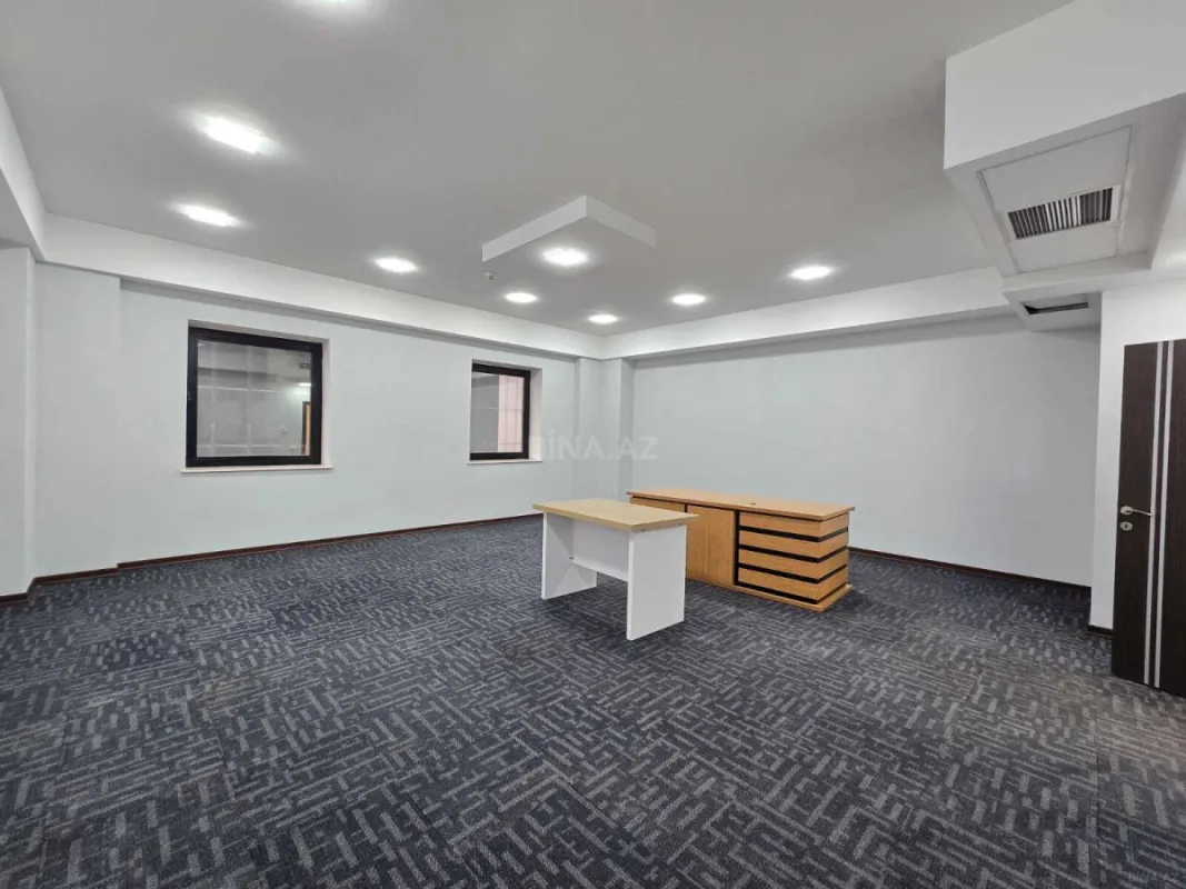 Kirayə verilir 4 otaqlı ofis 233 m²