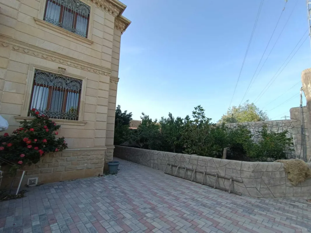 Satılır 6 otaqlı həyət evi 450 m²