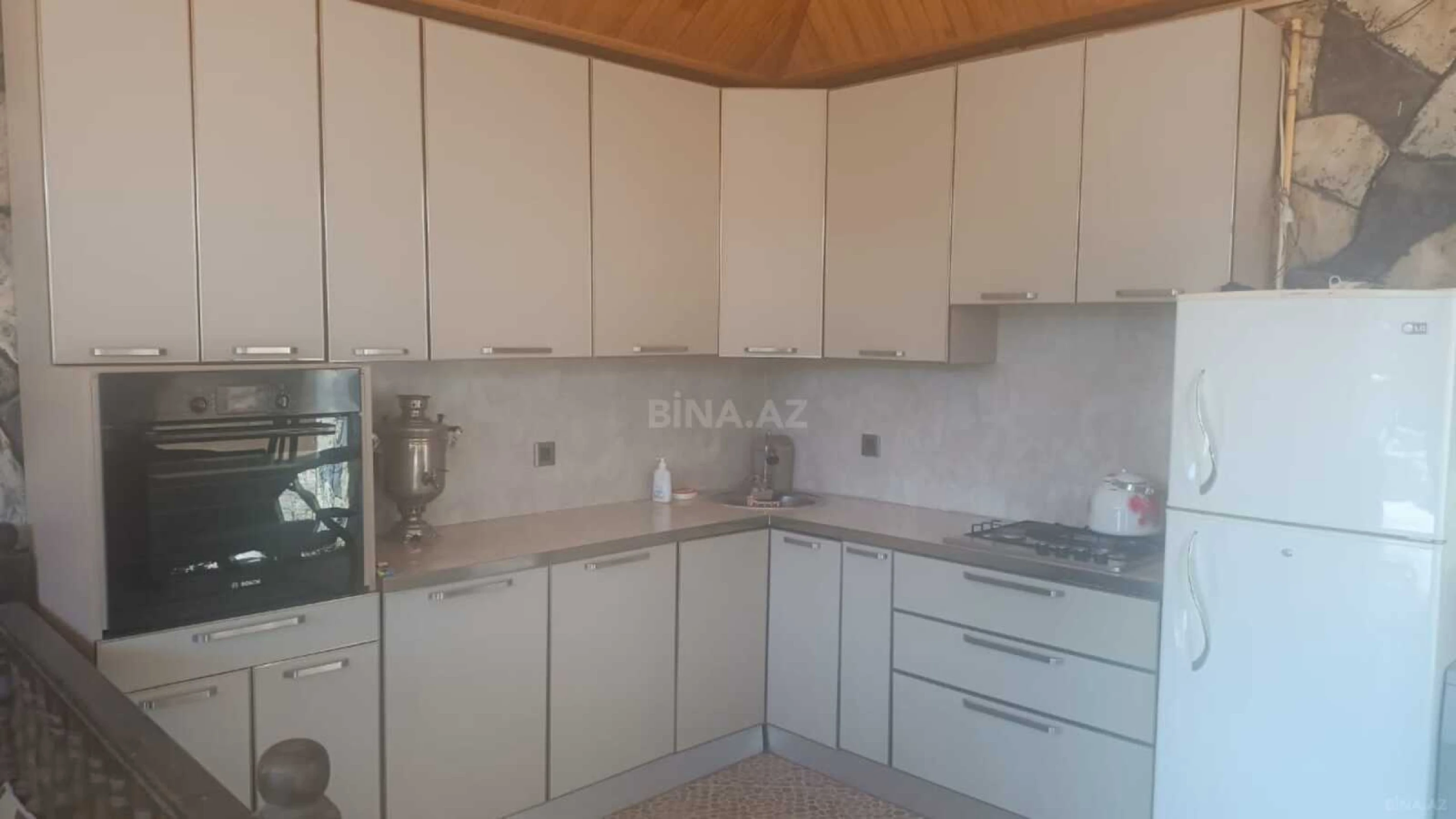 Satılır 6 otaqlı həyət evi 450 m²