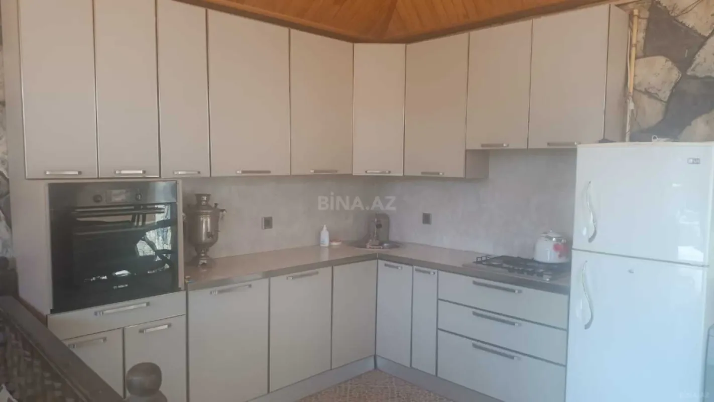 Satılır 6 otaqlı həyət evi 450 m²