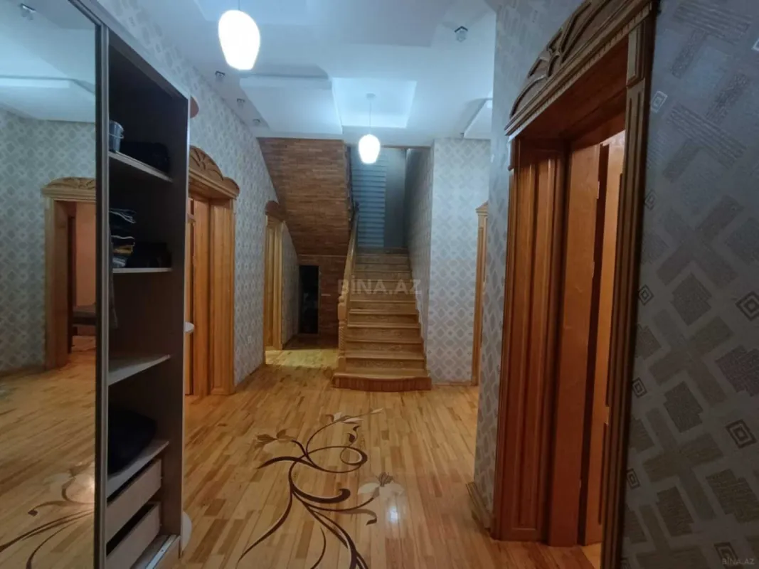 Satılır 6 otaqlı həyət evi 450 m²