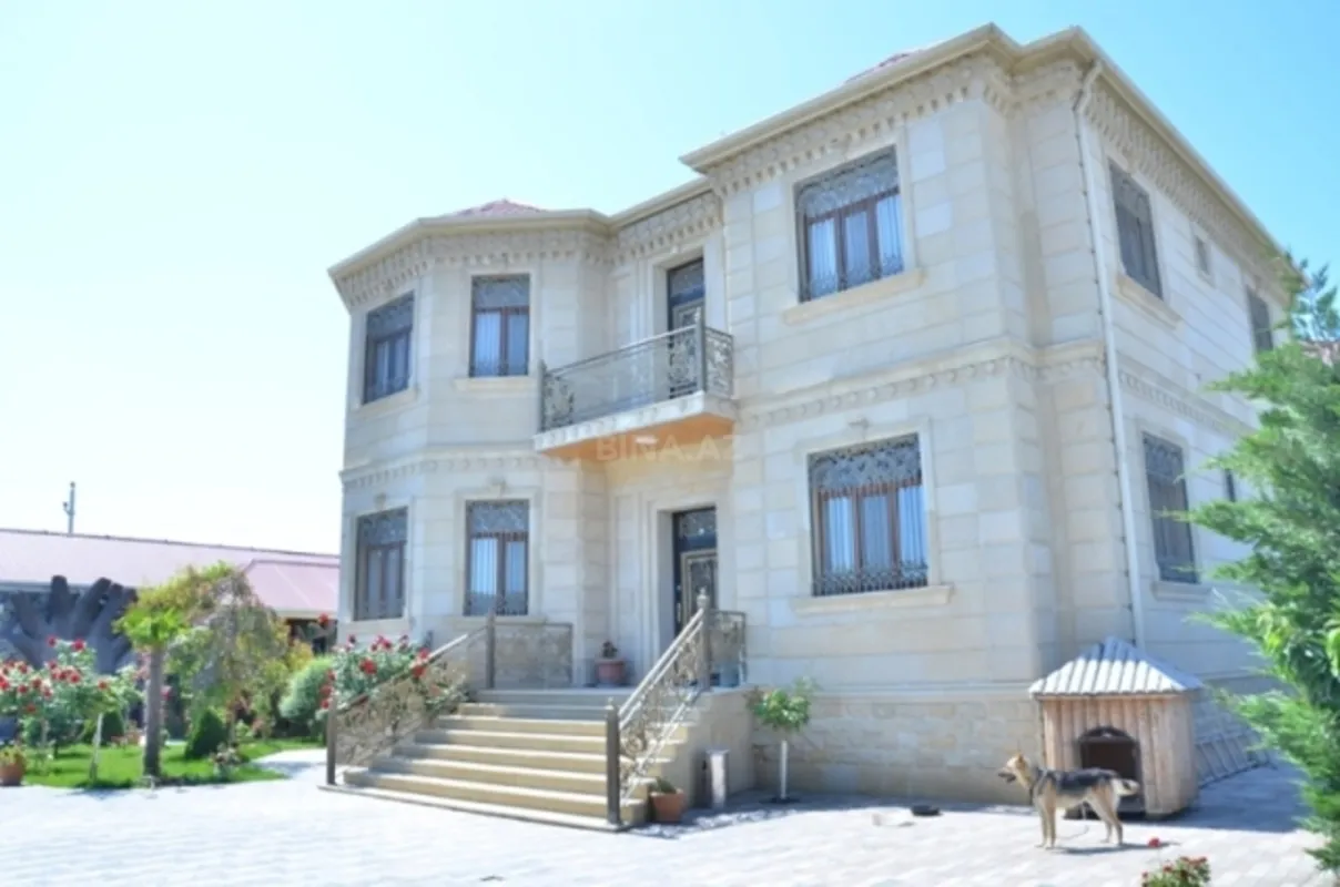 Satılır 6 otaqlı həyət evi 450 m²
