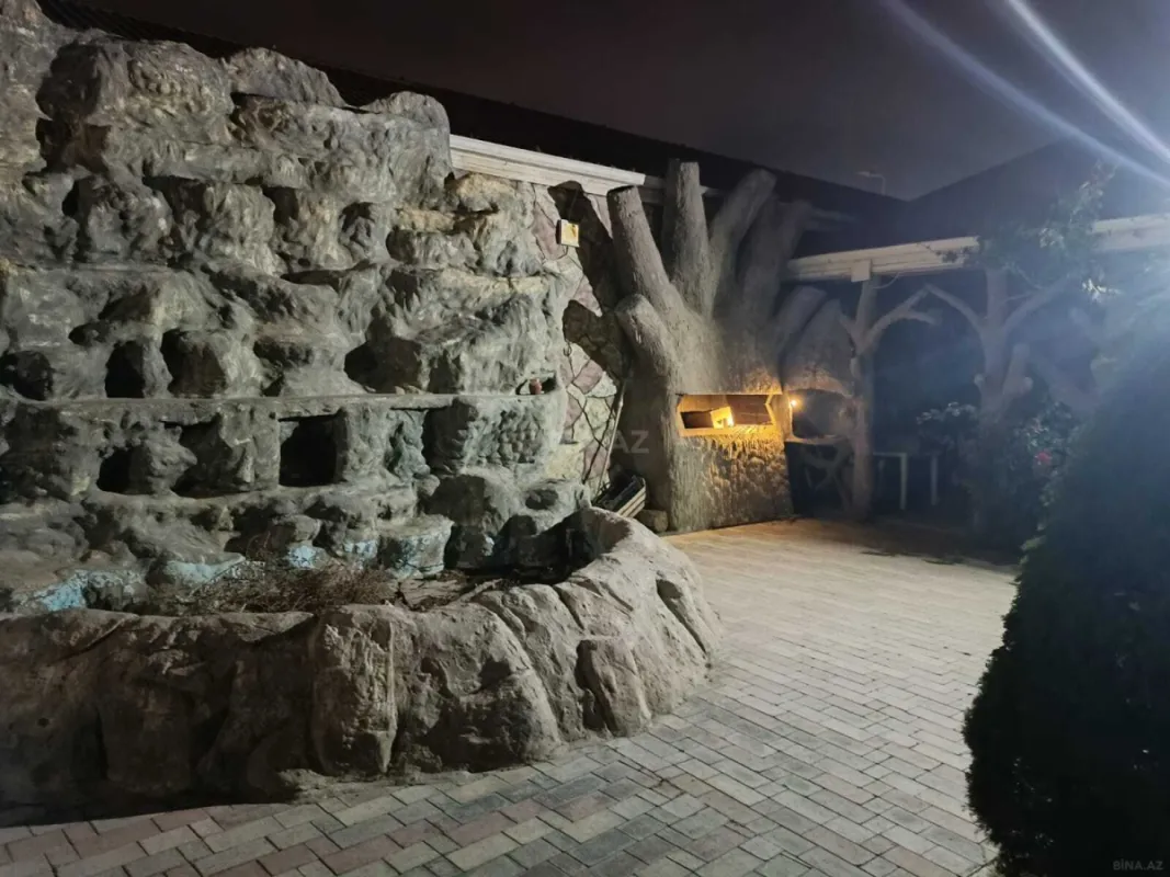 Satılır 6 otaqlı həyət evi 450 m²