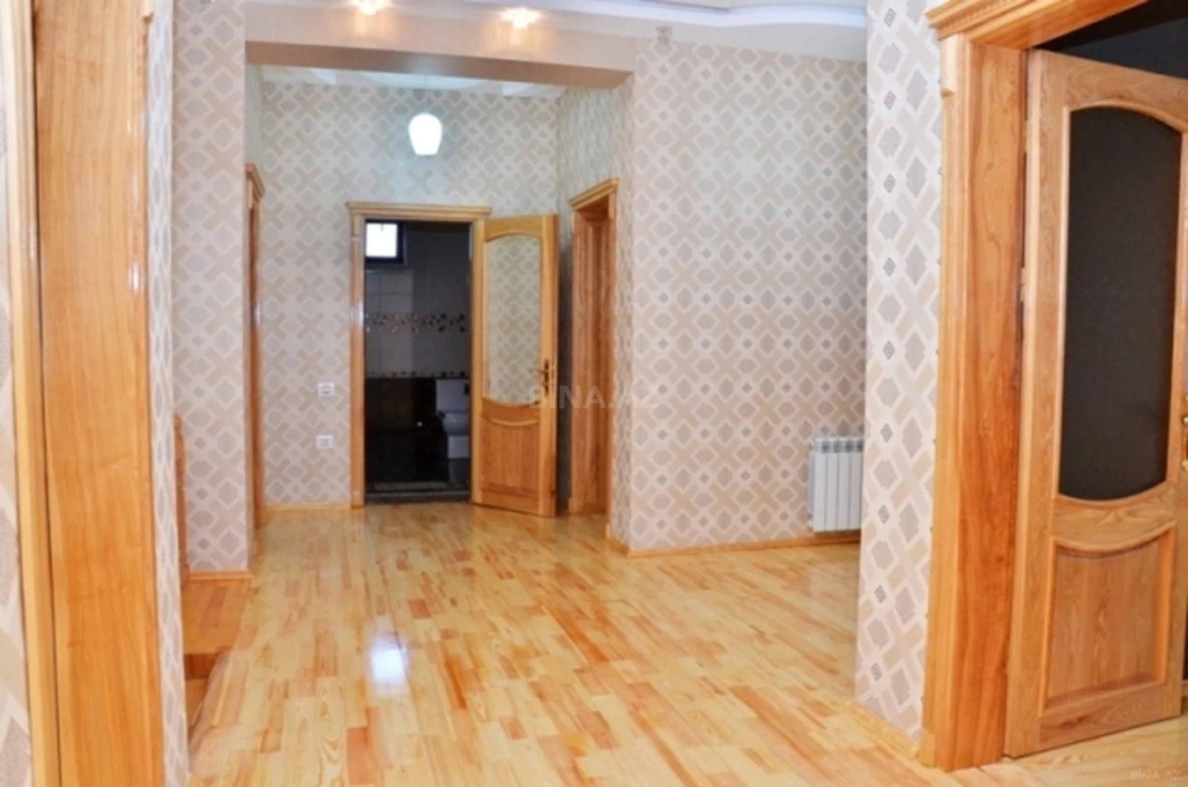 Satılır 6 otaqlı həyət evi 450 m²