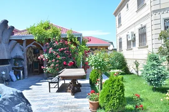 Satılır 6 otaqlı həyət evi 450 m²