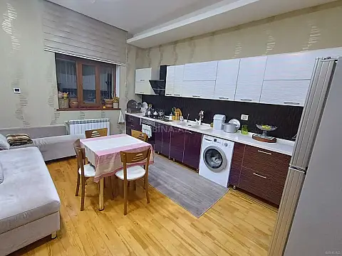 Satılır 6 otaqlı həyət evi 450 m²