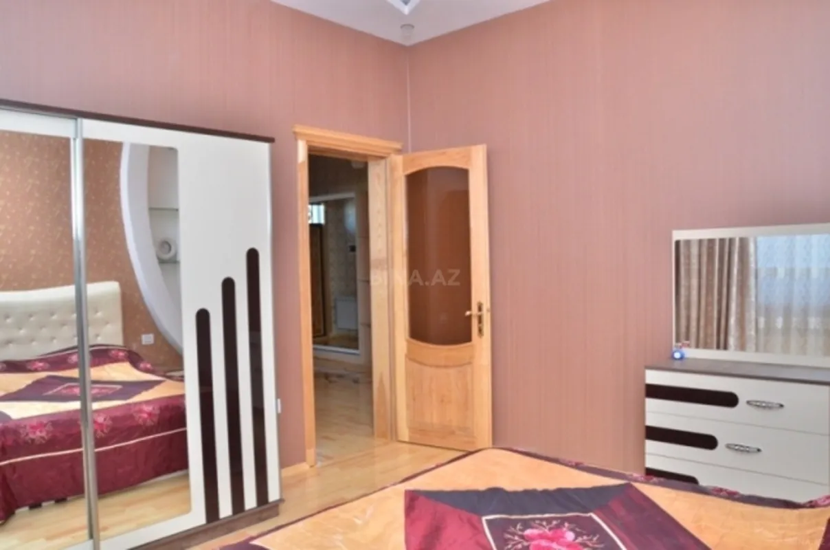 Satılır 6 otaqlı həyət evi 450 m²