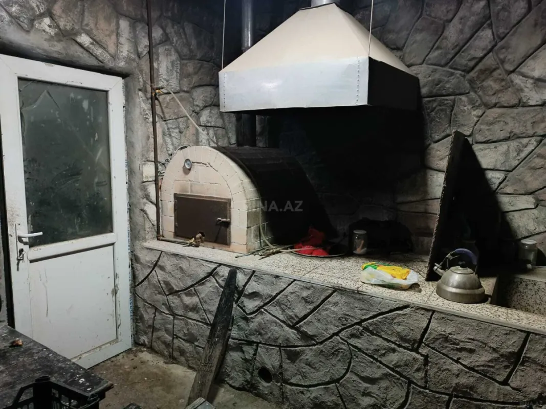 Satılır 6 otaqlı həyət evi 450 m²