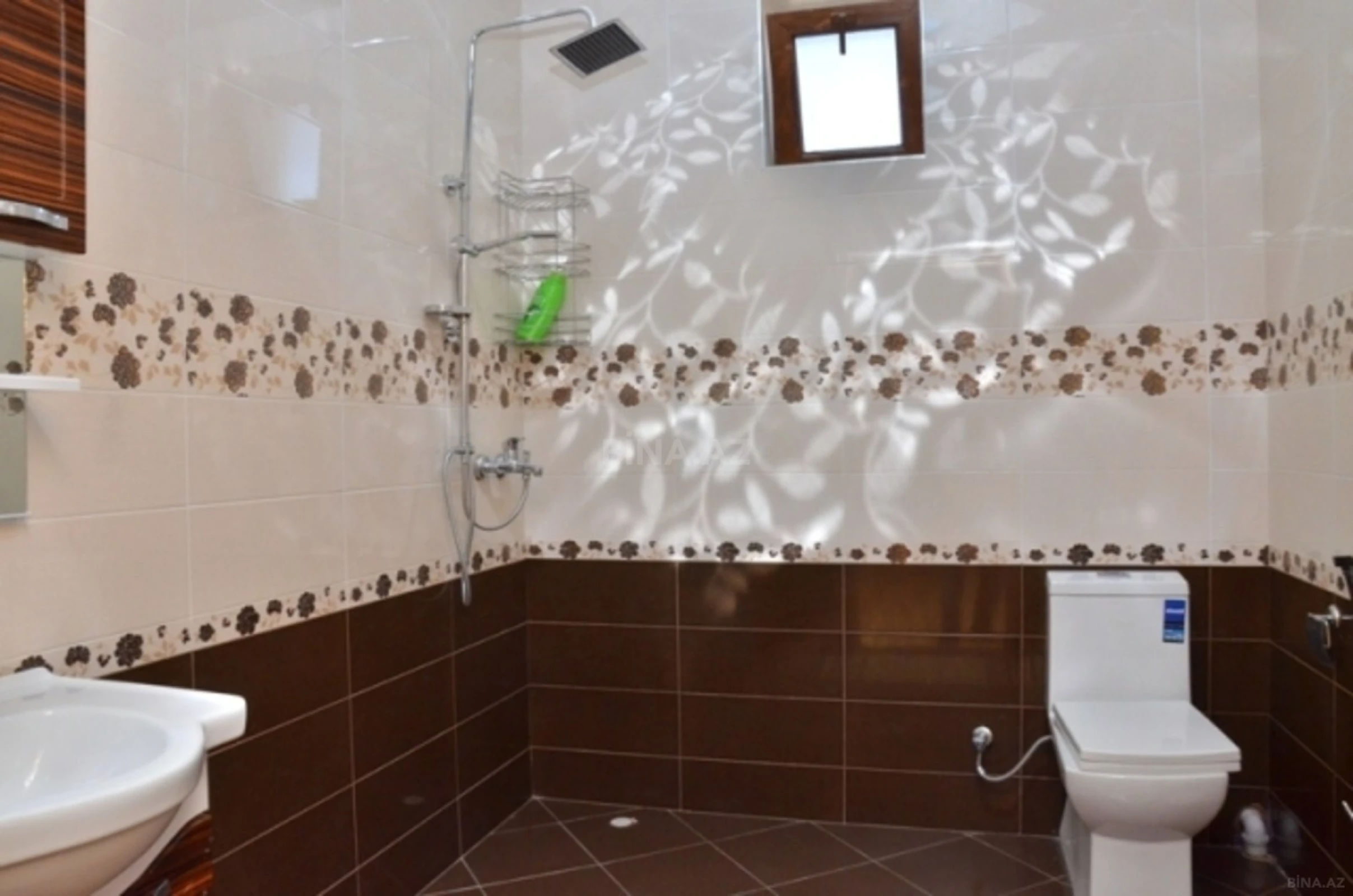 Satılır 6 otaqlı həyət evi 450 m²