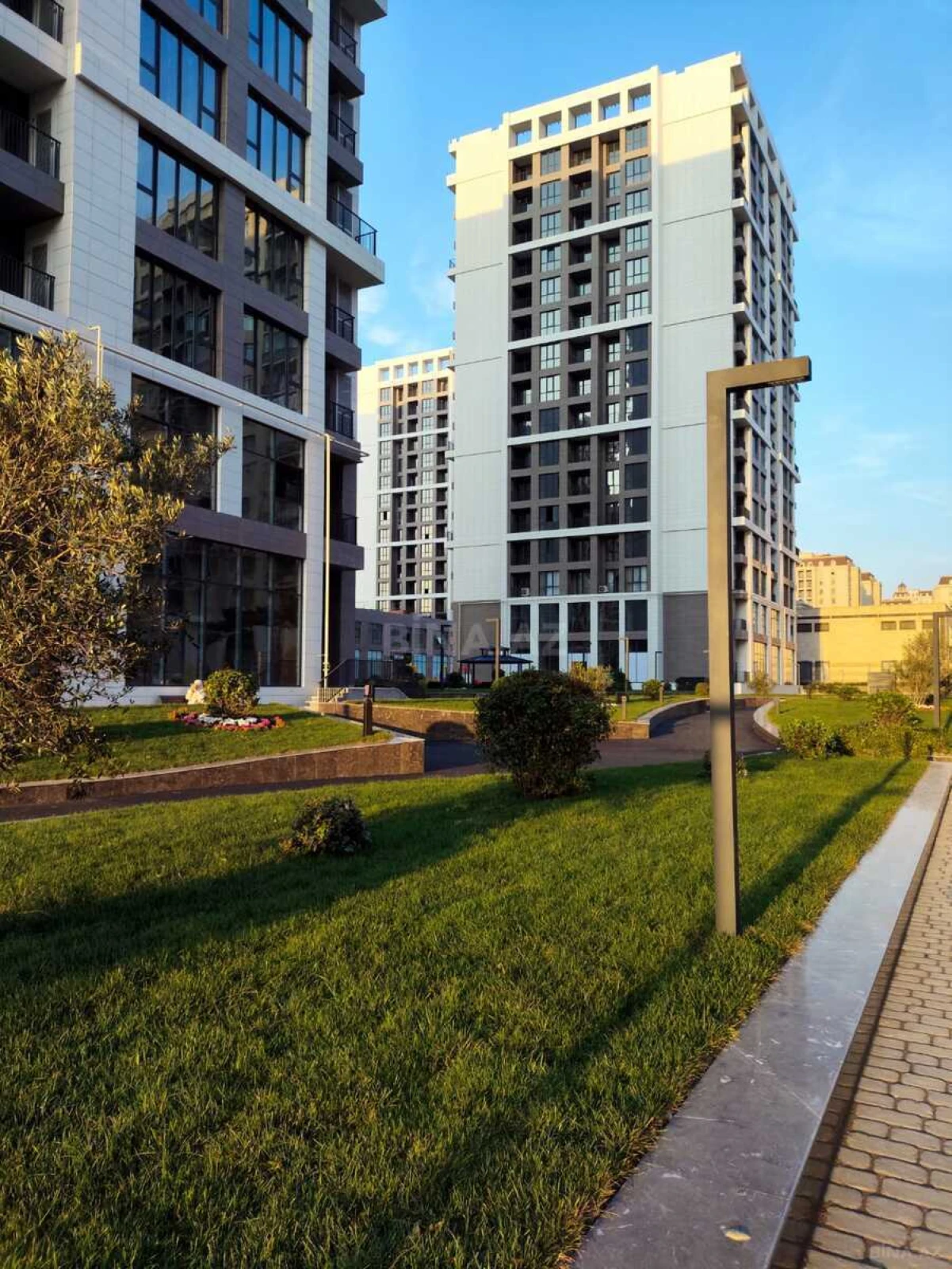 Satılır 2 otaqlı mənzil 79.3 m²