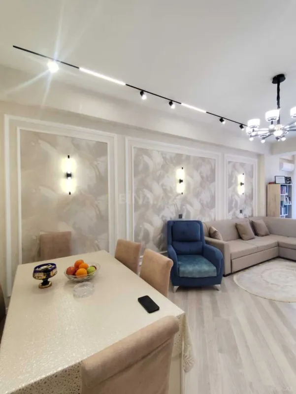 Satılır 2 otaqlı mənzil 79.3 m²