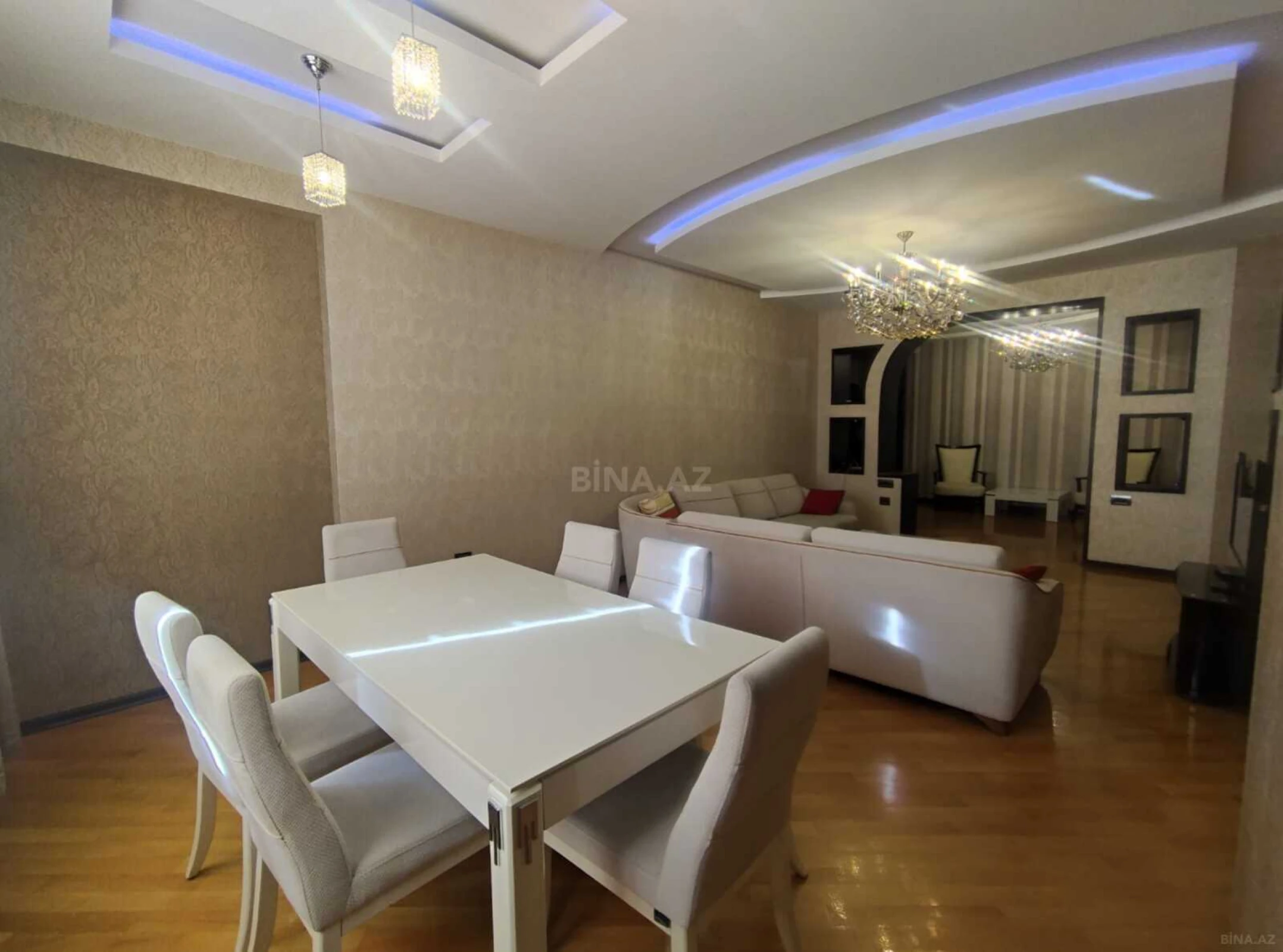 Kirayə verilir 3 otaqlı mənzil 140 m²