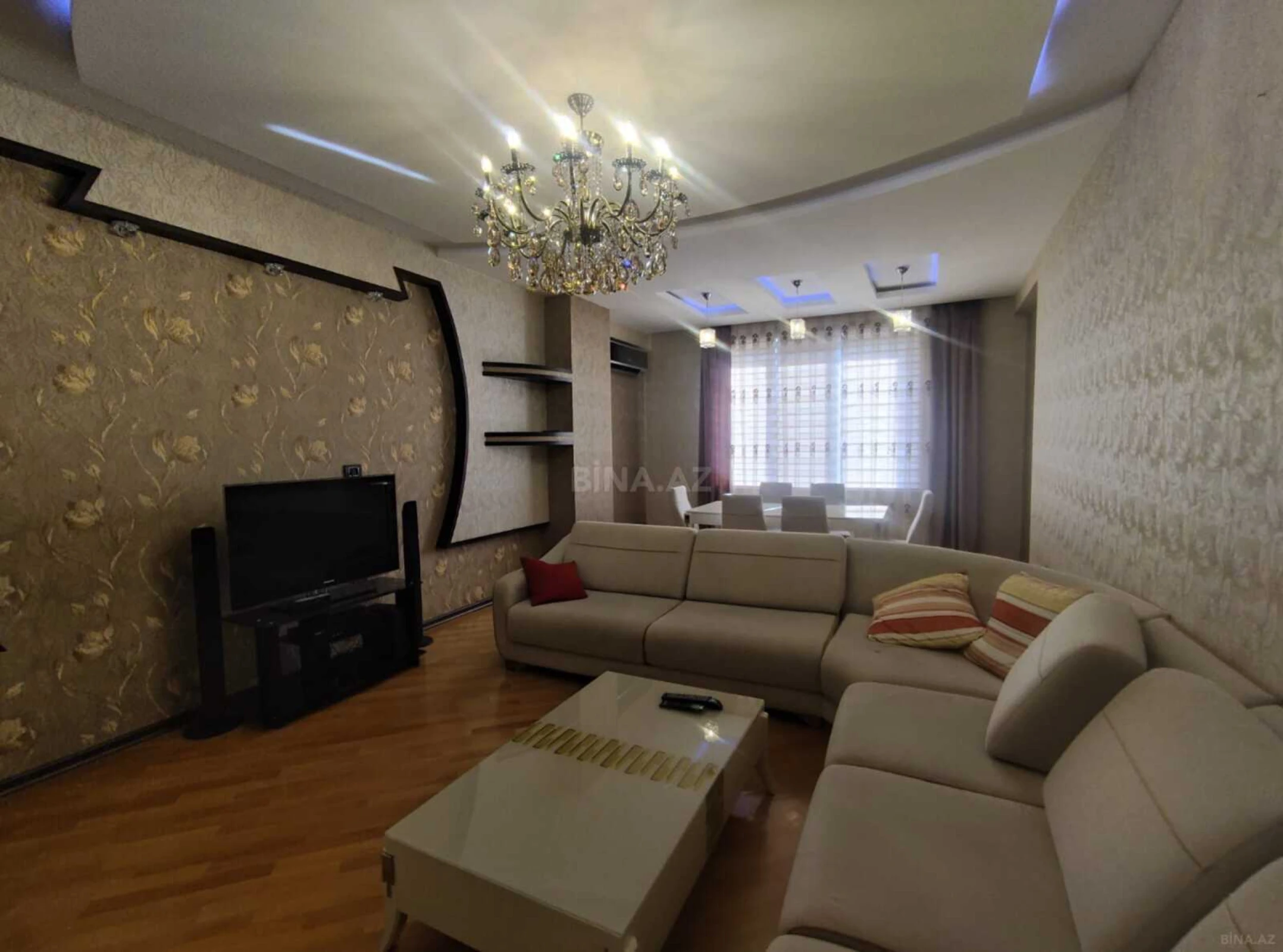 Kirayə verilir 3 otaqlı mənzil 140 m²