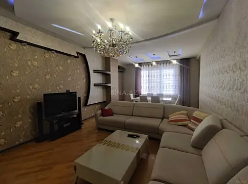 Kirayə verilir 3 otaqlı mənzil 140 m²