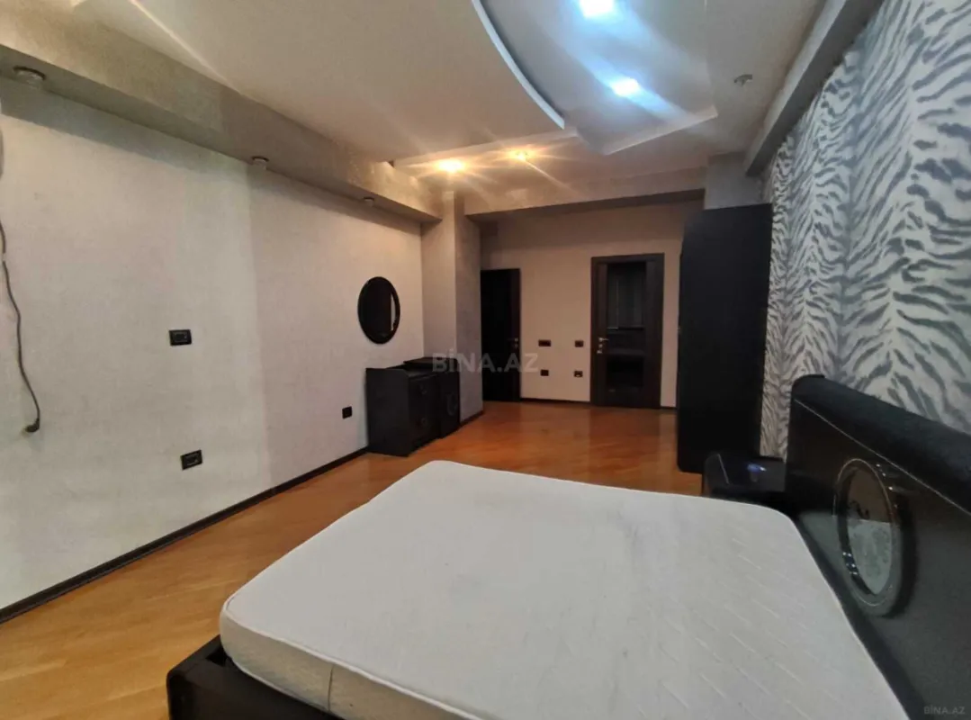 Kirayə verilir 3 otaqlı mənzil 140 m²