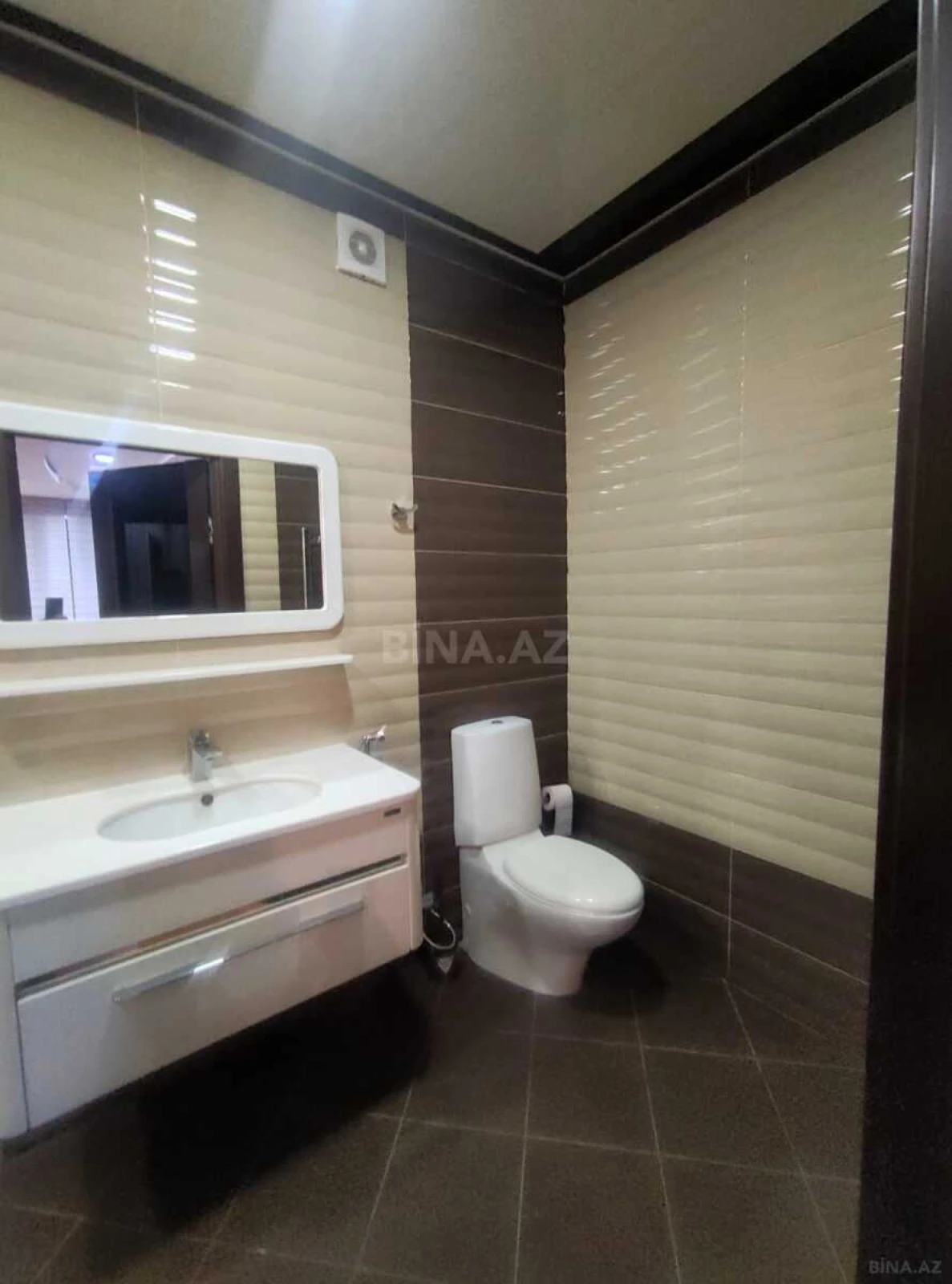 Kirayə verilir 3 otaqlı mənzil 140 m²