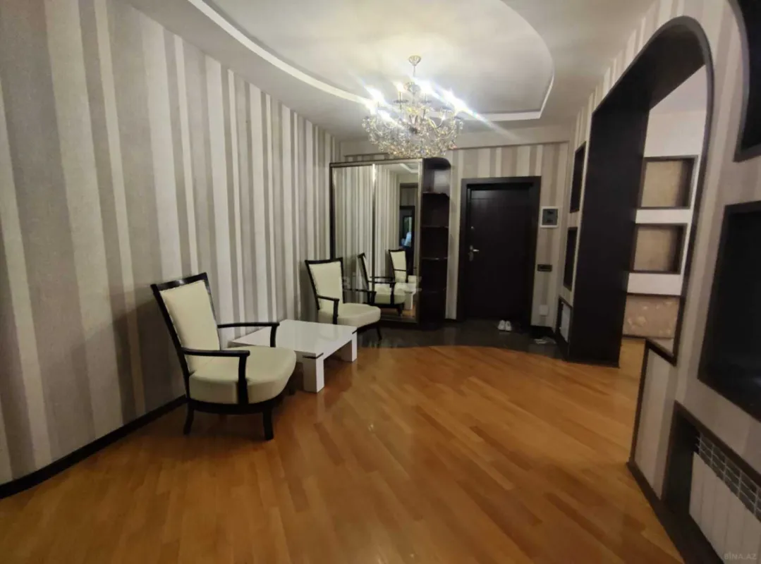 Kirayə verilir 3 otaqlı mənzil 140 m²