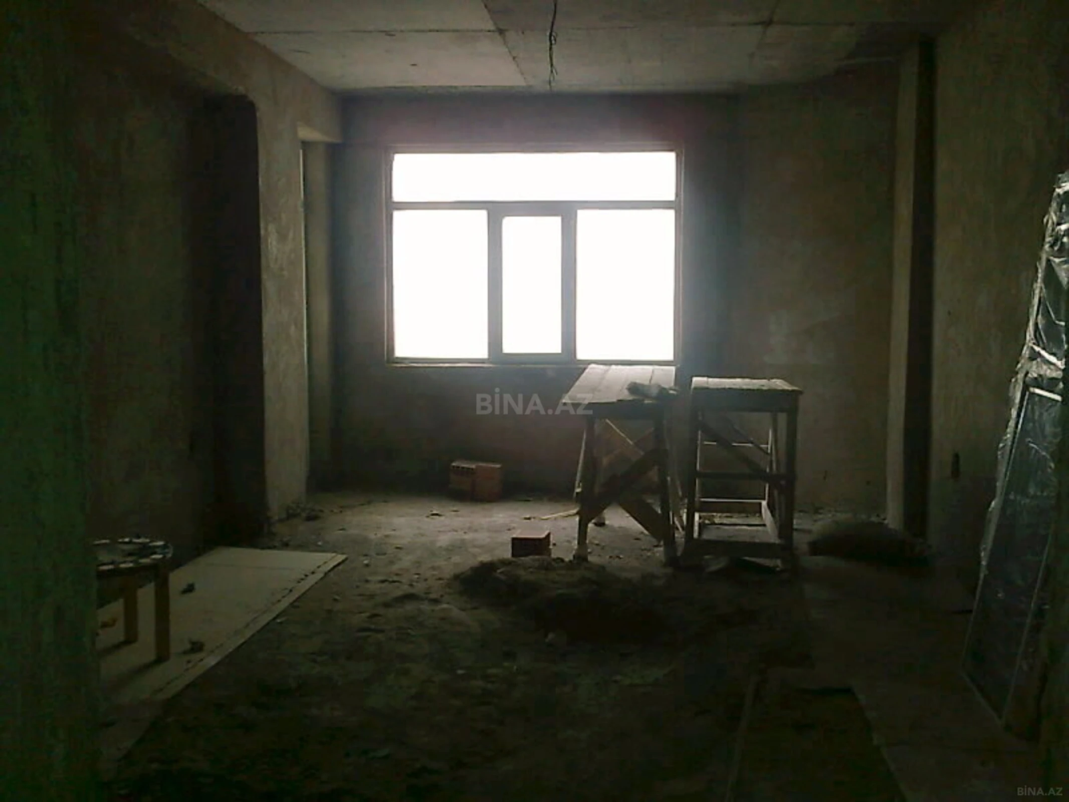 Satılır 3 otaqlı mənzil 135 m²