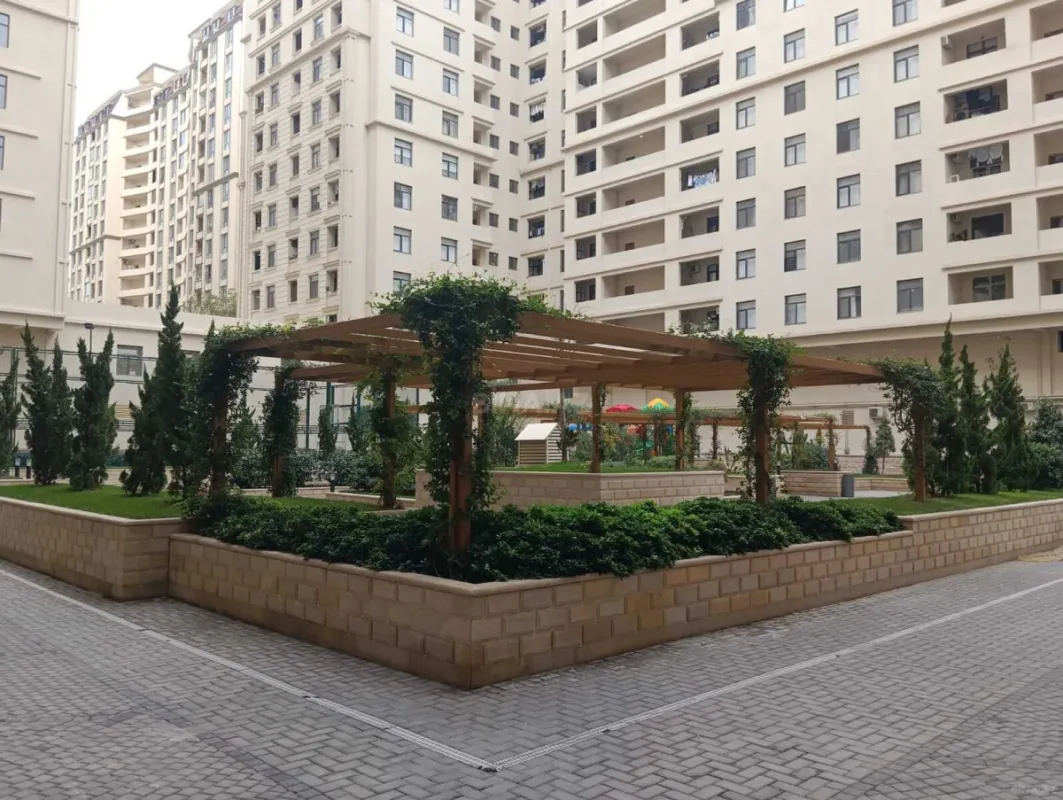 Satılır 3 otaqlı mənzil 135 m²