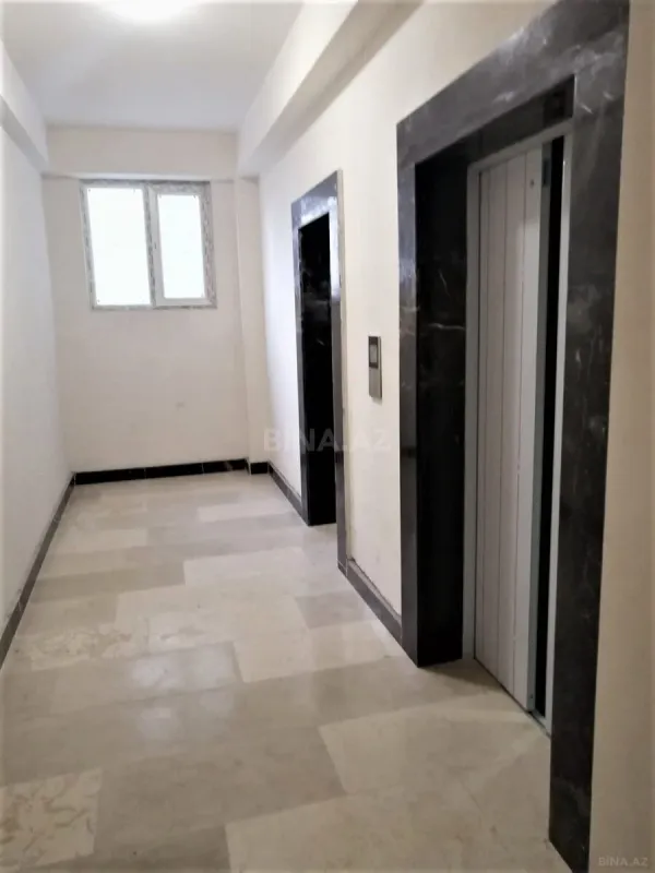 Satılır 3 otaqlı mənzil 135 m²