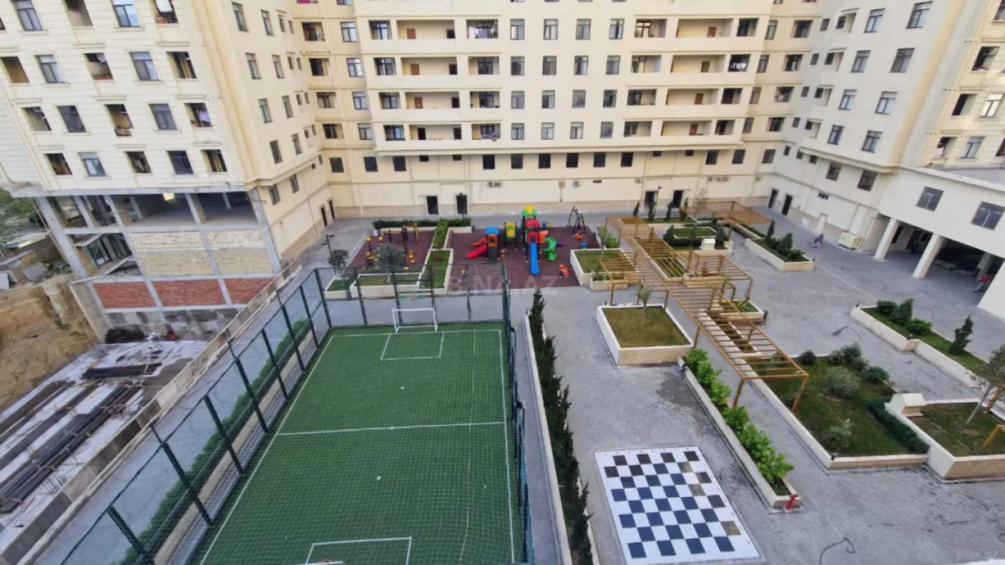 Satılır 3 otaqlı mənzil 135 m²