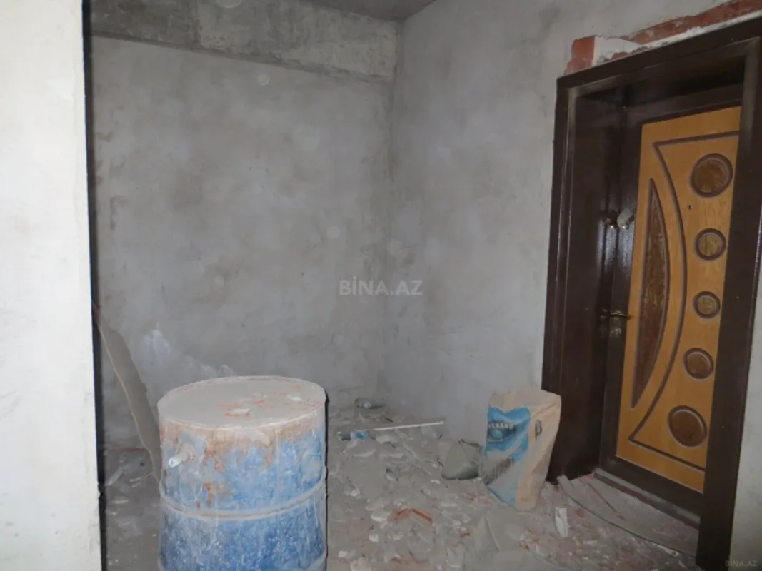 Satılır 3 otaqlı mənzil 135 m²