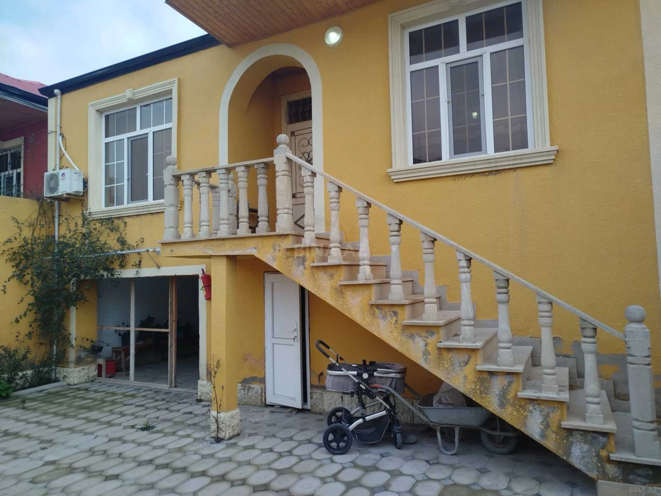 Satılır 4 otaqlı həyət evi 120 m²