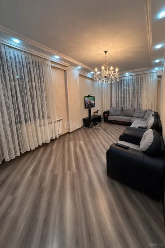 Kirayə verilir 2 otaqlı mənzil 90 m²