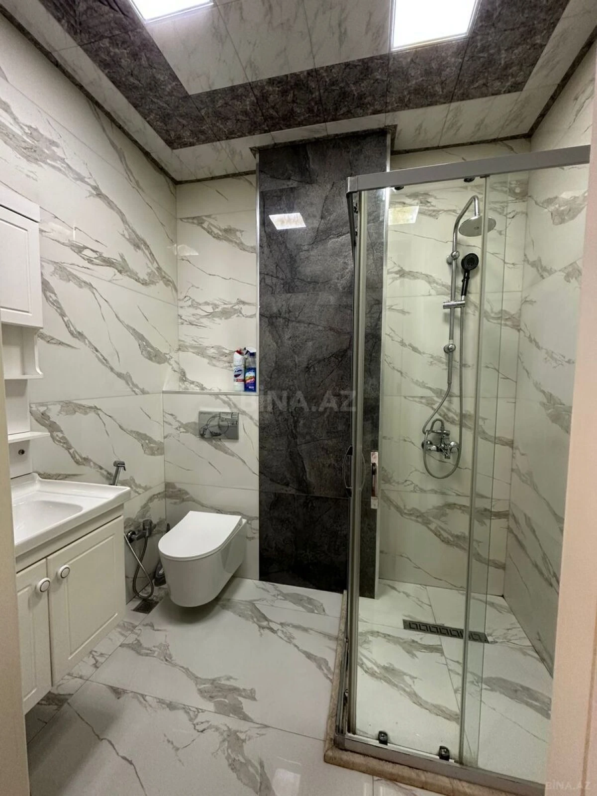 Kirayə verilir 2 otaqlı mənzil 90 m²