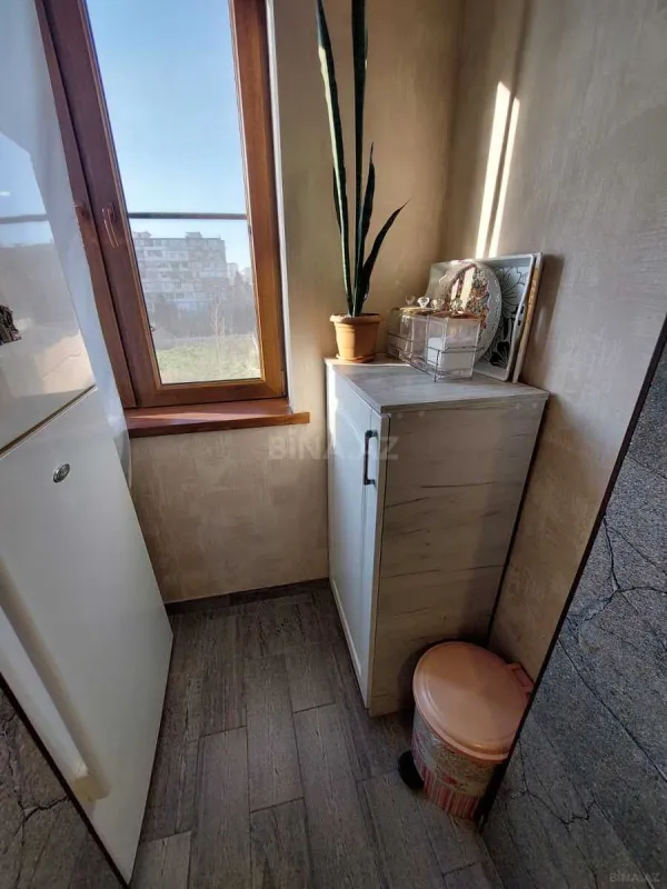 Satılır 4 otaqlı mənzil 120 m²