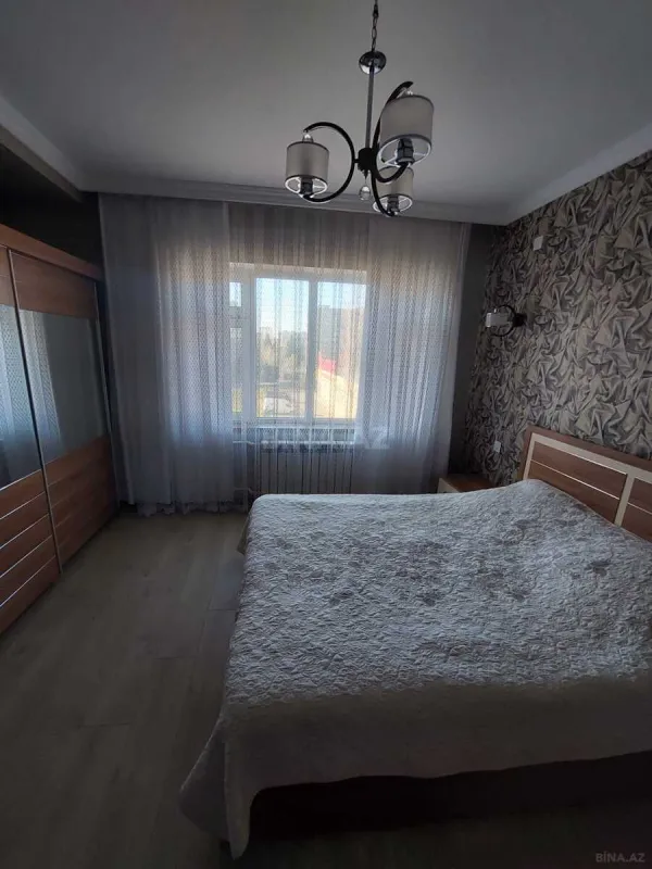 Satılır 4 otaqlı mənzil 120 m²