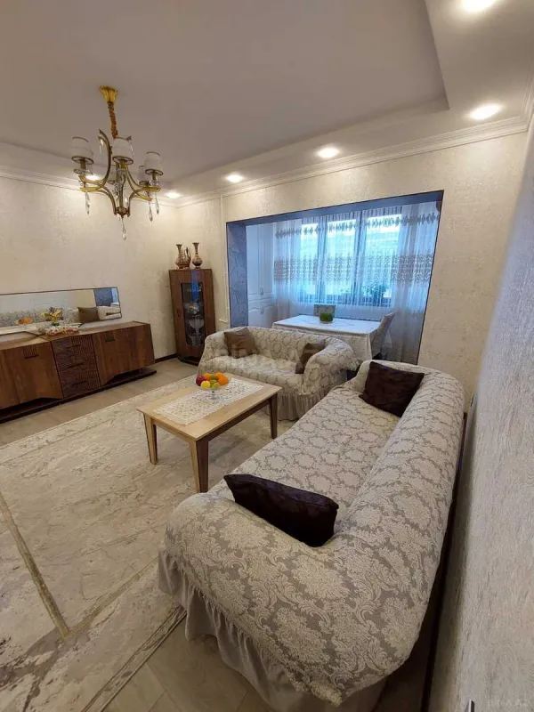 Satılır 4 otaqlı mənzil 120 m²