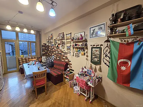 Satılır 4 otaqlı mənzil 155 m²