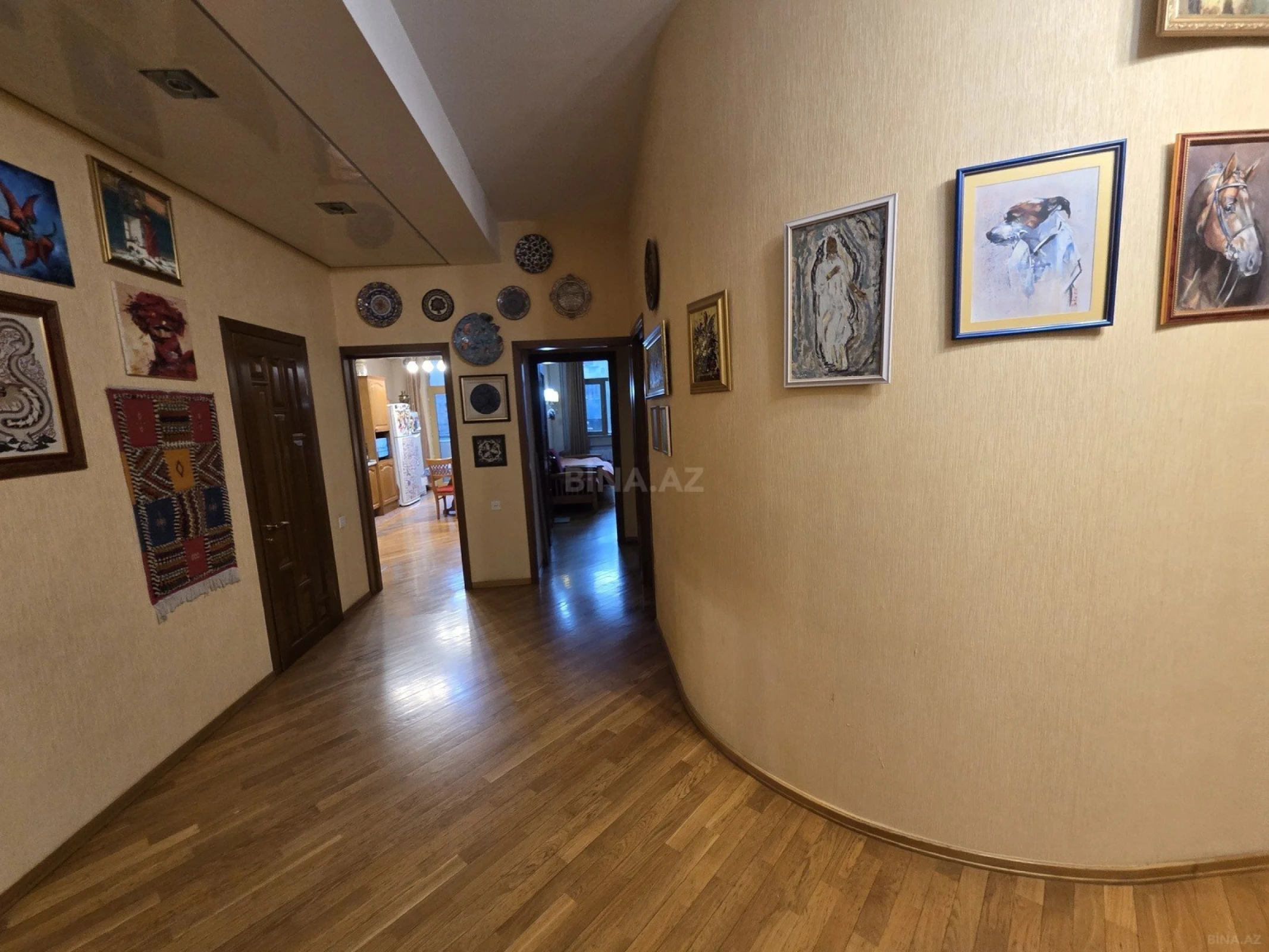 Satılır 4 otaqlı mənzil 155 m²