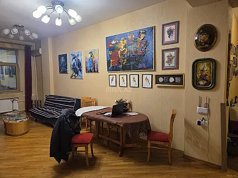 Satılır 4 otaqlı mənzil 155 m²