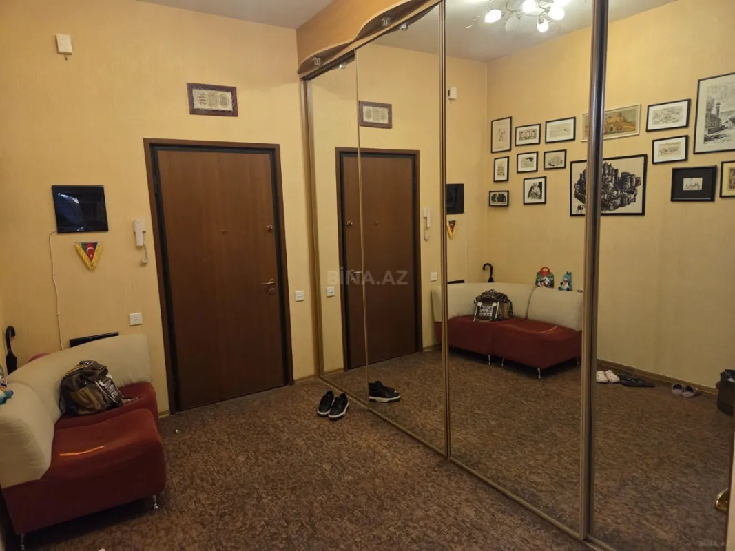 Satılır 4 otaqlı mənzil 155 m²