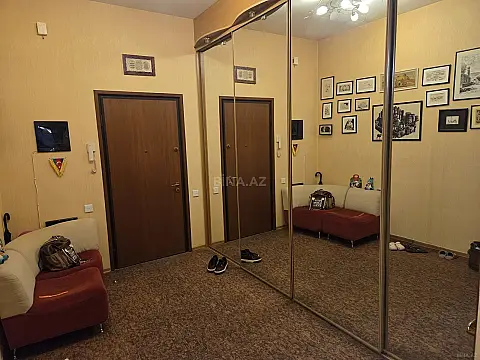 Satılır 4 otaqlı mənzil 155 m²