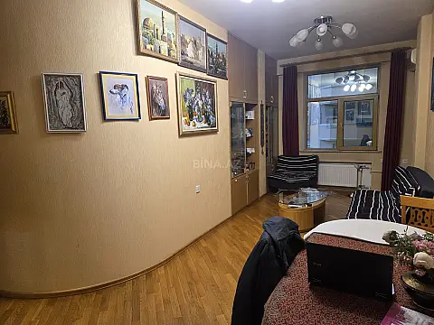 Satılır 4 otaqlı mənzil 155 m²