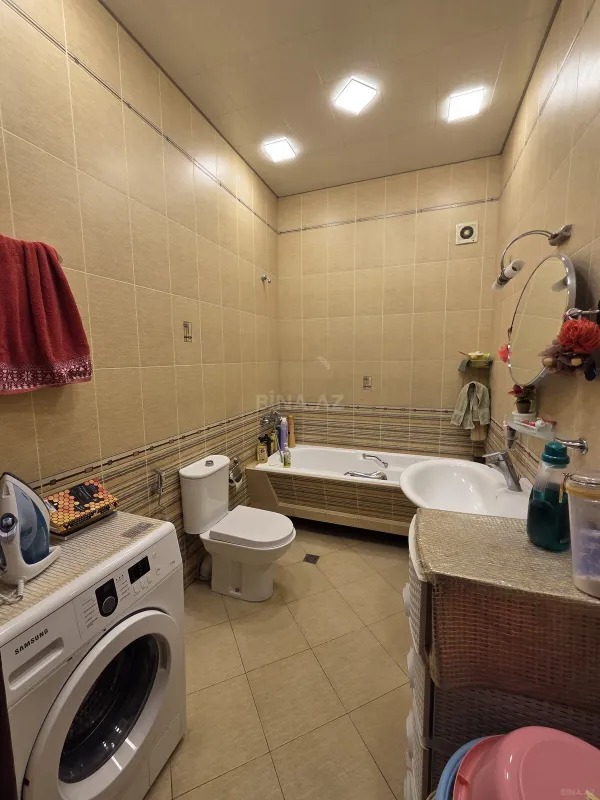 Satılır 4 otaqlı mənzil 155 m²