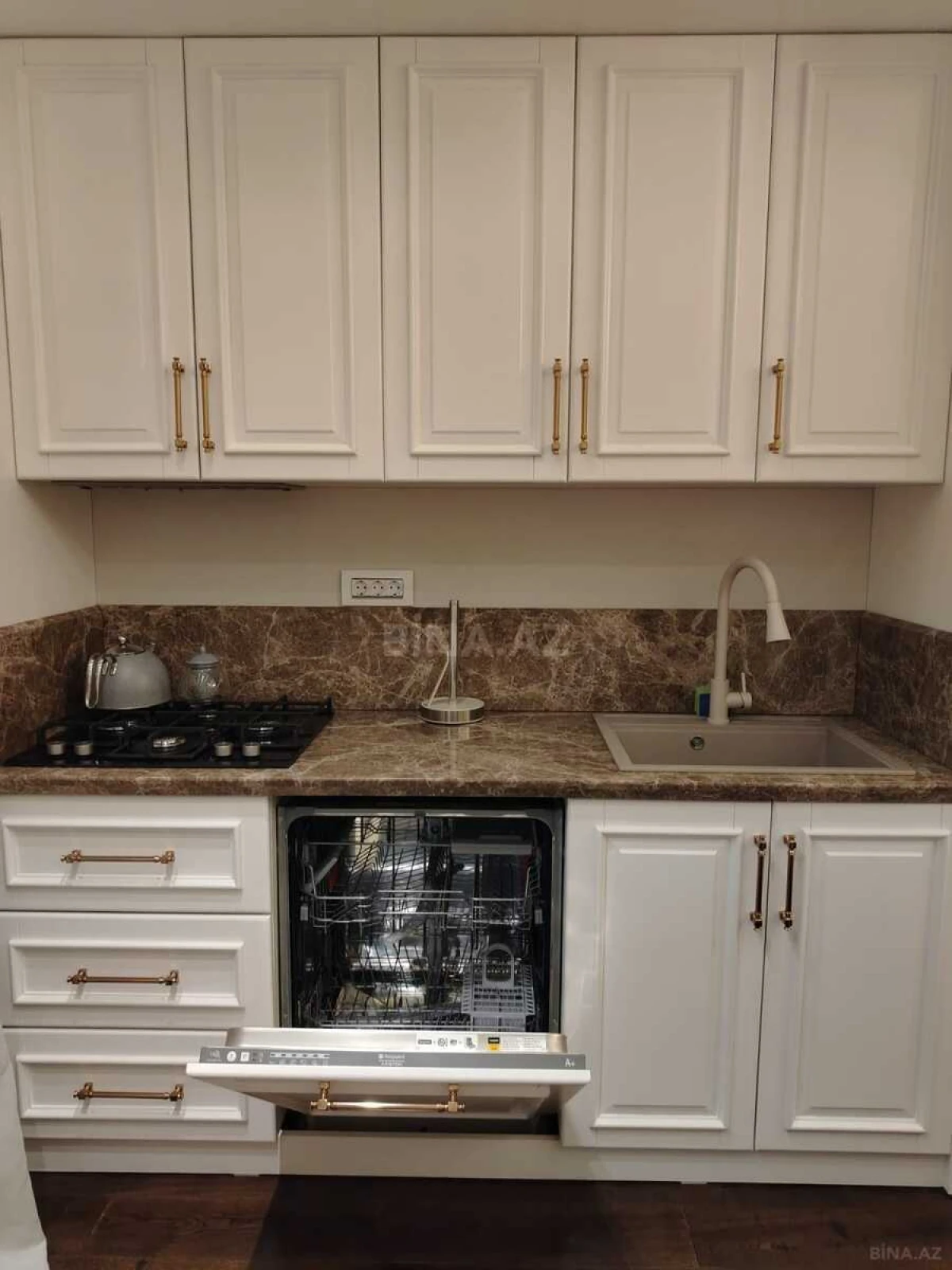 Kirayə verilir 3 otaqlı mənzil 90 m²