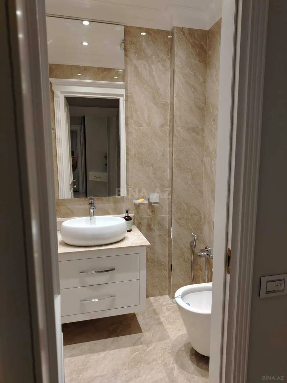 Kirayə verilir 3 otaqlı mənzil 90 m²