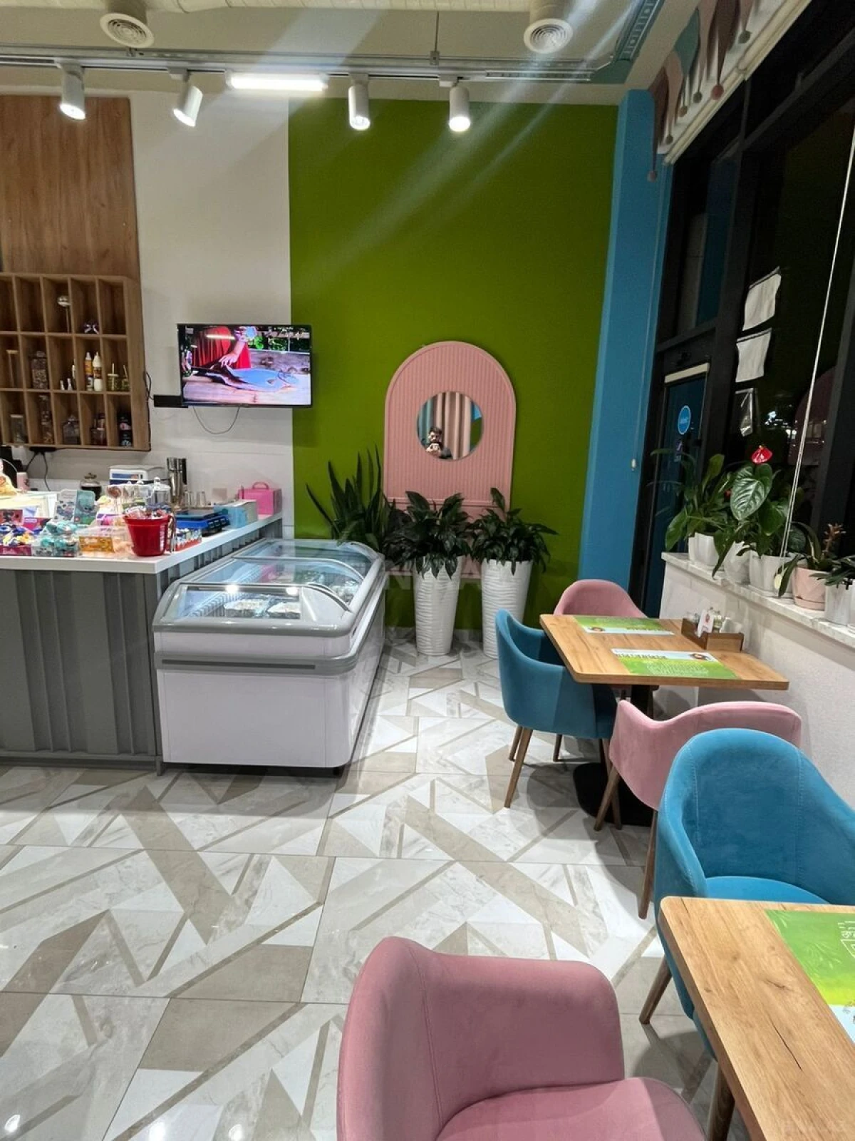 Satılır obyekt 60 m²