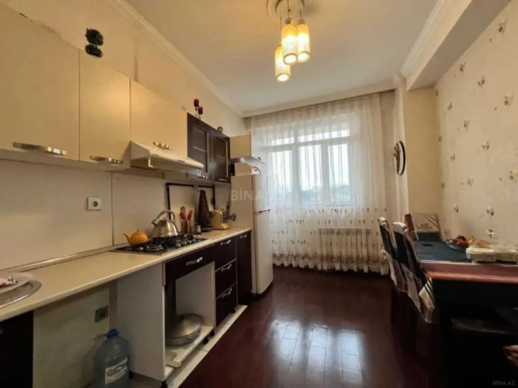 Satılır 3 otaqlı mənzil 117 m²