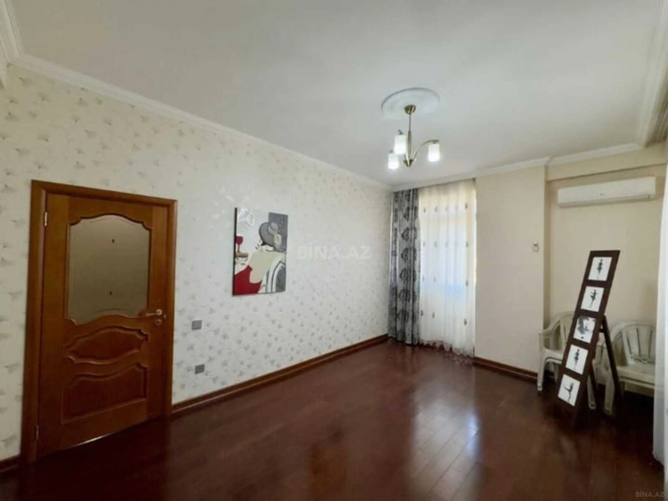 Satılır 3 otaqlı mənzil 117 m²