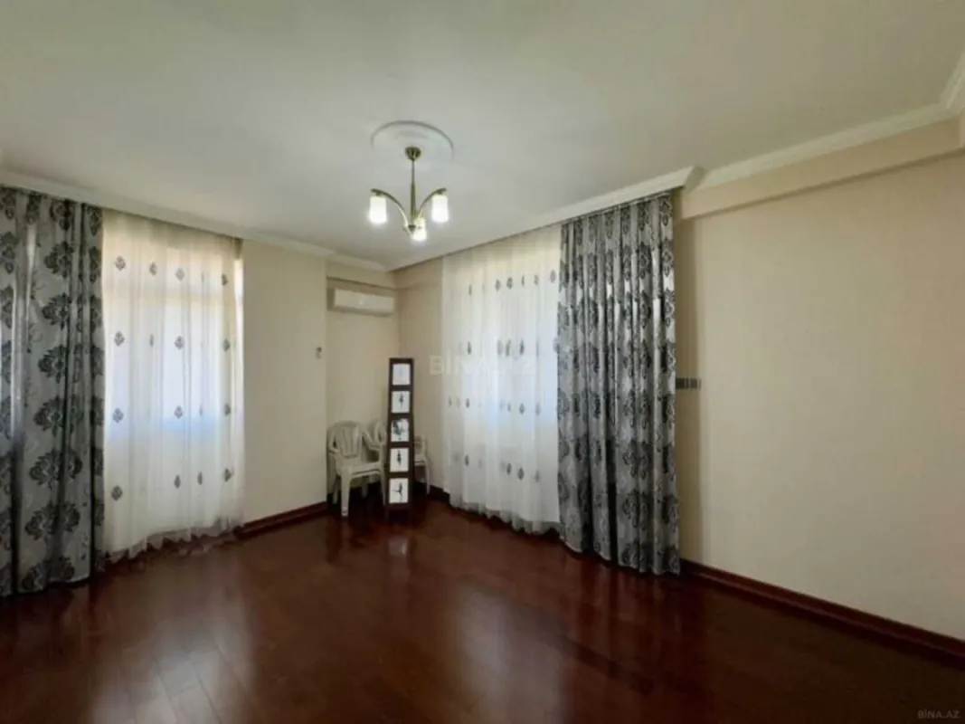 Satılır 3 otaqlı mənzil 117 m²