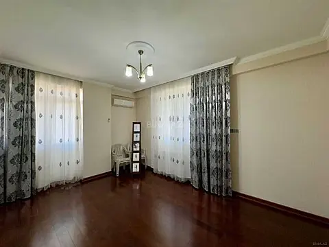 Satılır 3 otaqlı mənzil 117 m²
