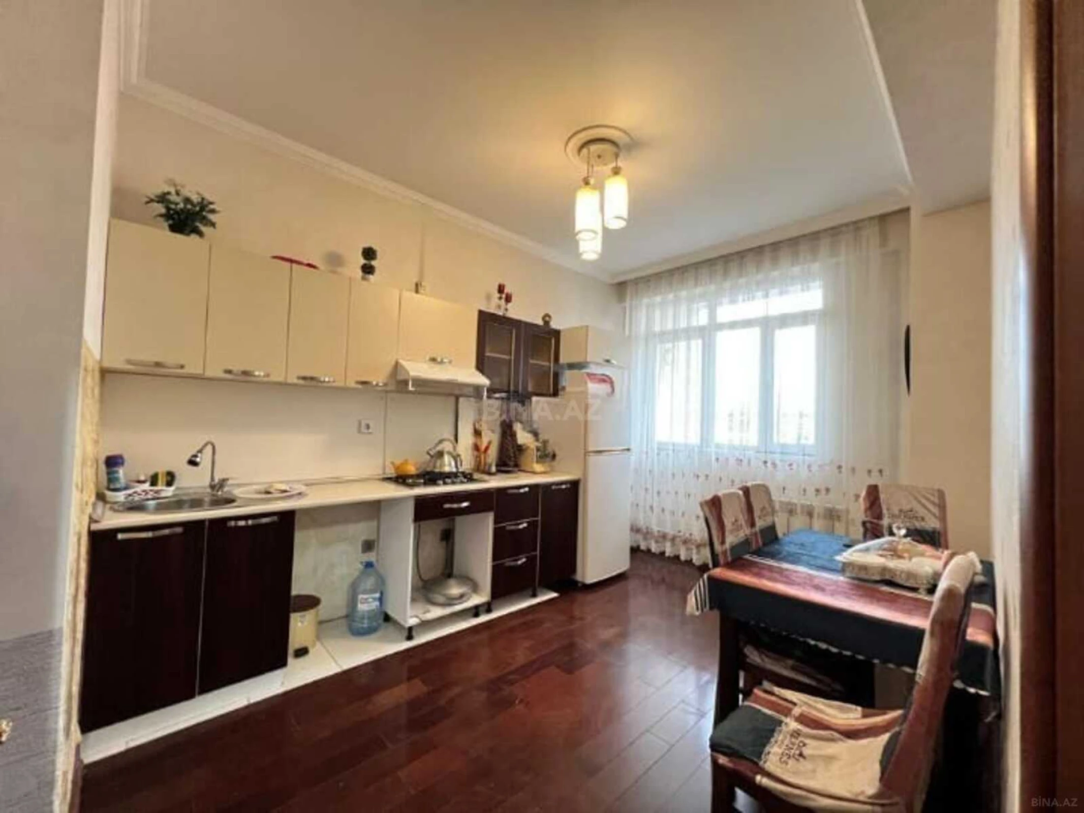 Satılır 3 otaqlı mənzil 117 m²