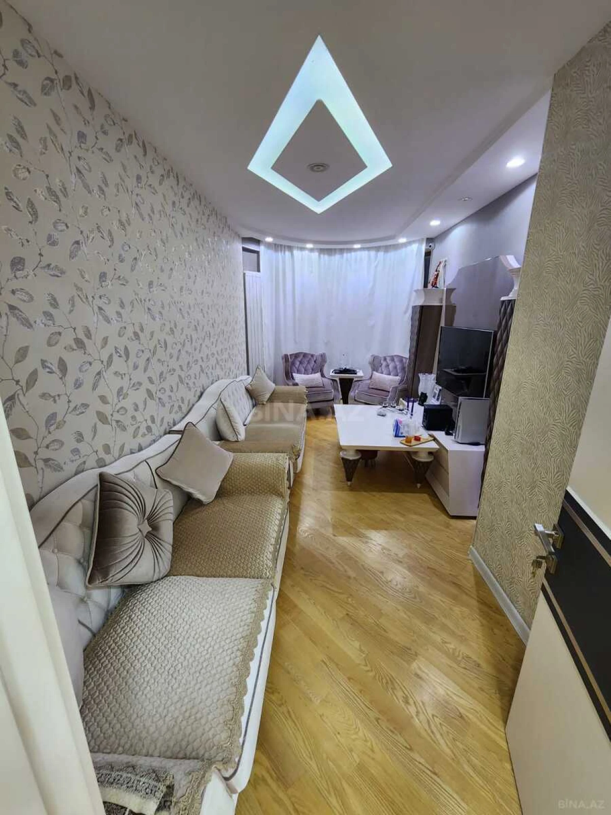 Satılır 4 otaqlı mənzil 226 m²